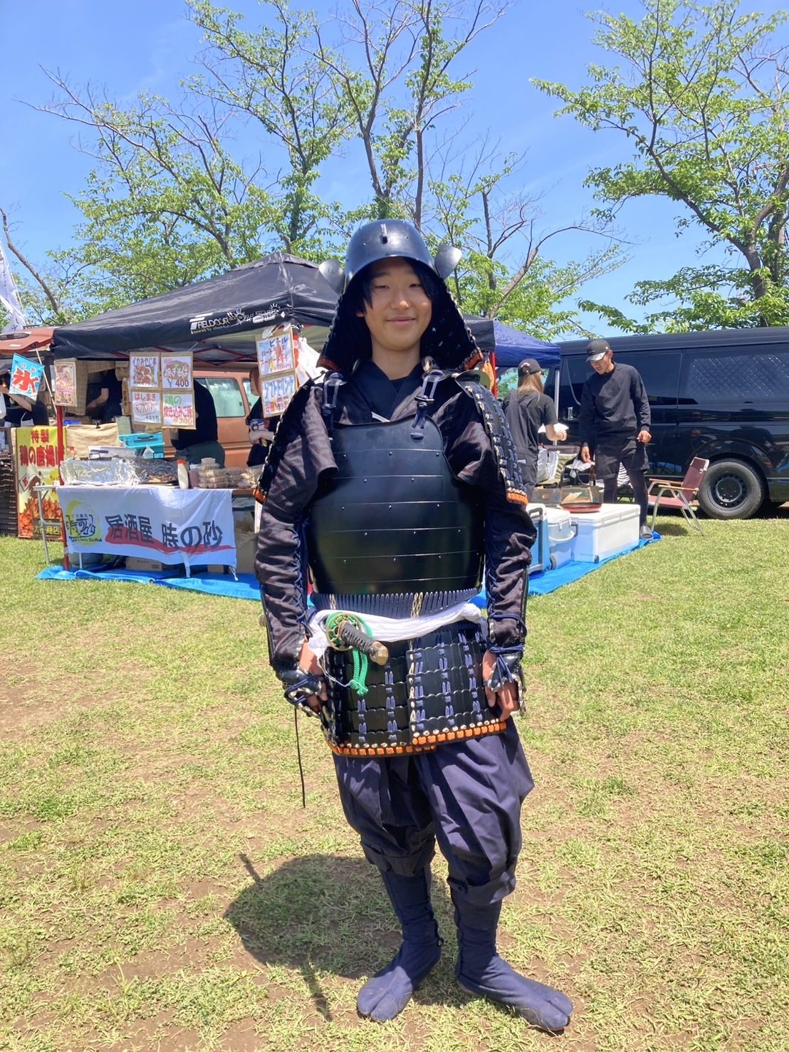 甲冑を身につけた選手